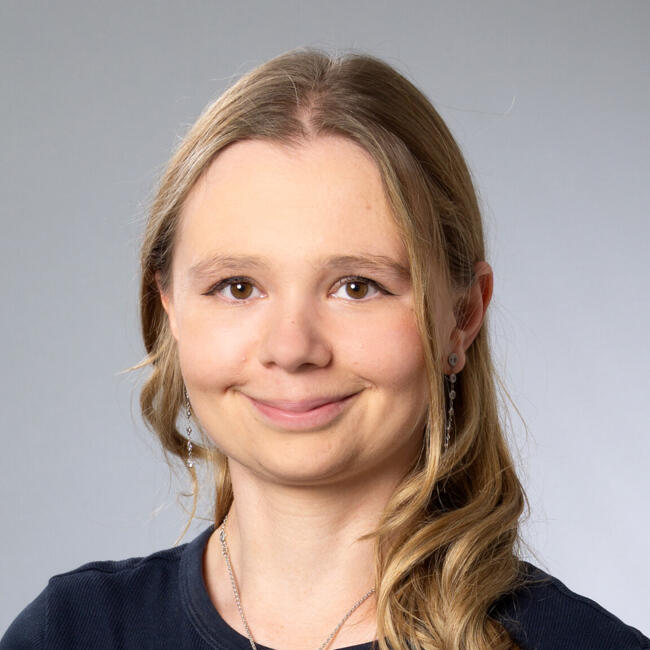 Babysitter in Olten: Kim Lara