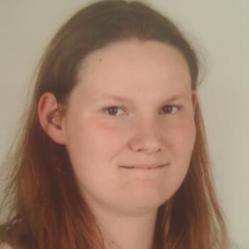 Babysitter in Chappes: Agathe