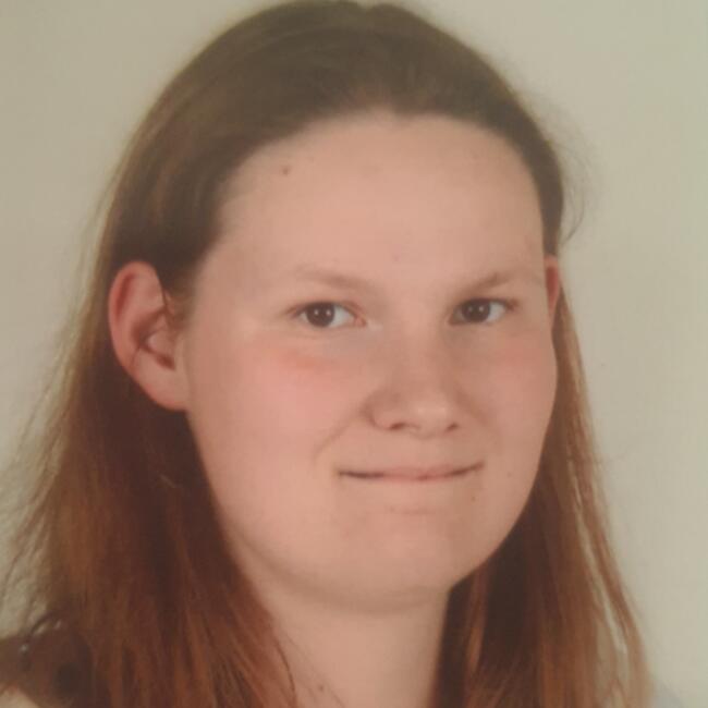 Babysitter in Chappes: Agathe