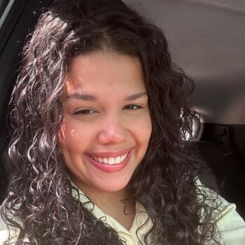 Babysitter in Salvador: Lais lorrane