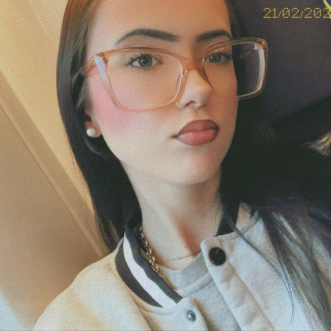 Babysitter in Saint-Quentin: Alexia