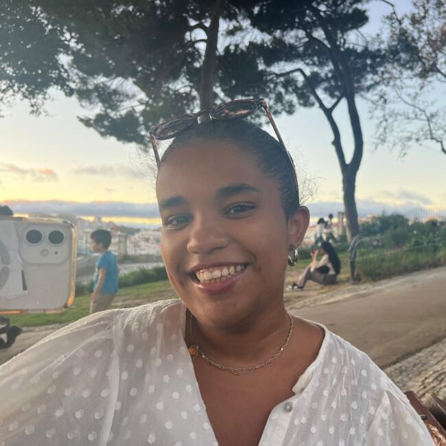 Babysitter em Sines: Natália