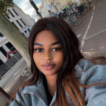 Baby-sitter à Bagneux: Aicha