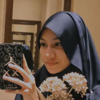 Pengasuh di Sepang: Hanee
