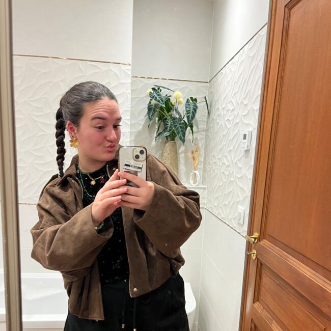 Babysitter in Poitiers: Lena