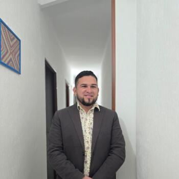 Niñera Cáceres: Cristhyan Guzman