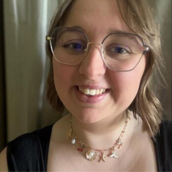 Babysitter in Poligny: Claire