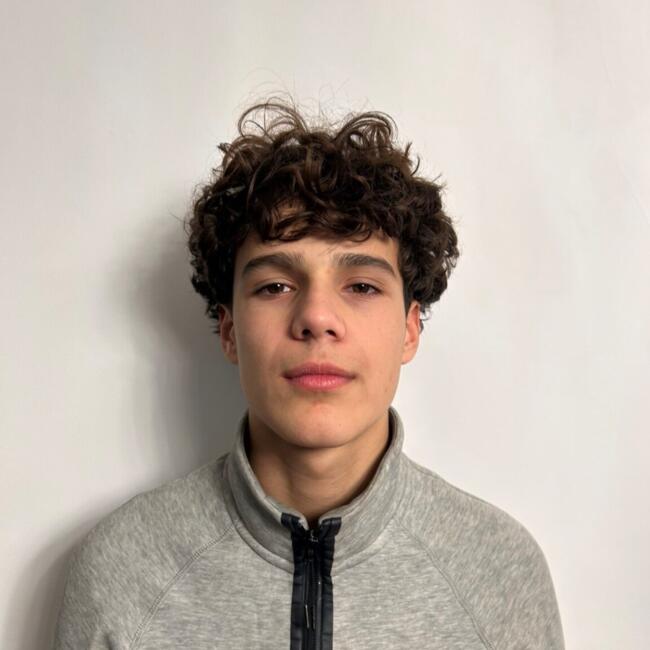 Babysitter in Paris: Aaron