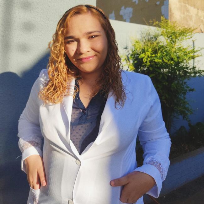 Babá em Maceió: Fernanda