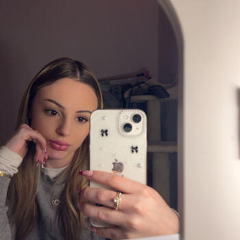 Babysitter in Beaugency: Layola