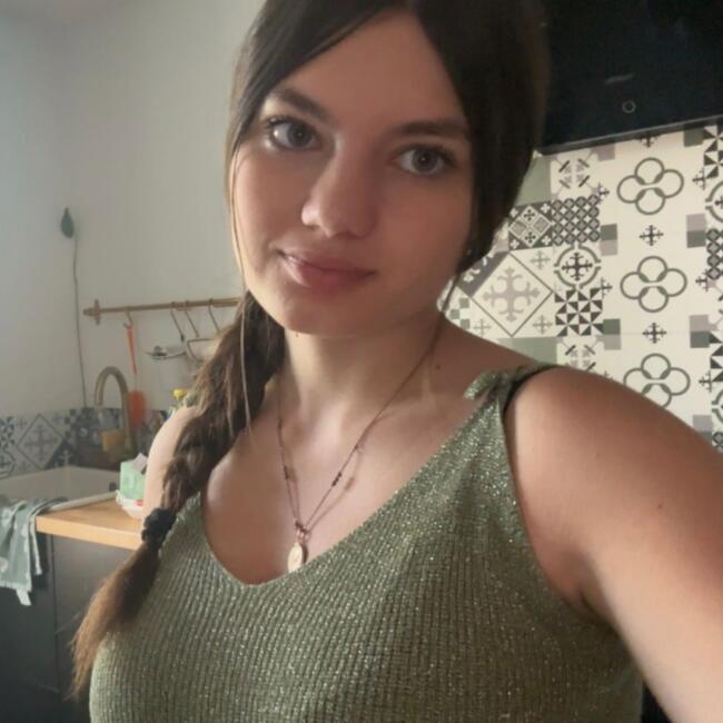 Babysitter in Tours: Keyla