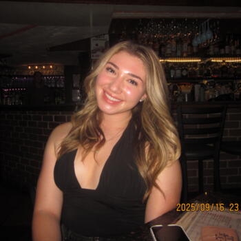 Babysitter San Carlos: Alyssa