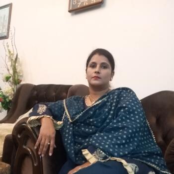 Babysitter in Karachi: Nazia