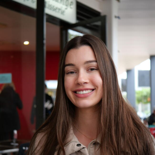 Babysitter in Brisbane: Hannah