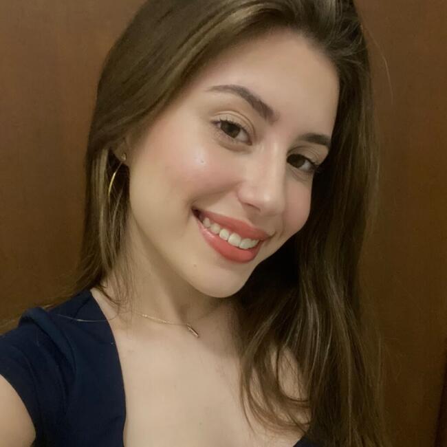 Babá em Florianópolis: Larissa