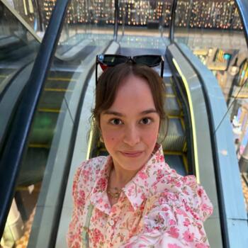 Babysitter Sydney: Meera