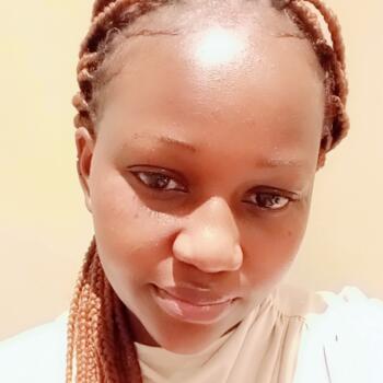 جليسة أطفال في الرياض: Mary Mungai