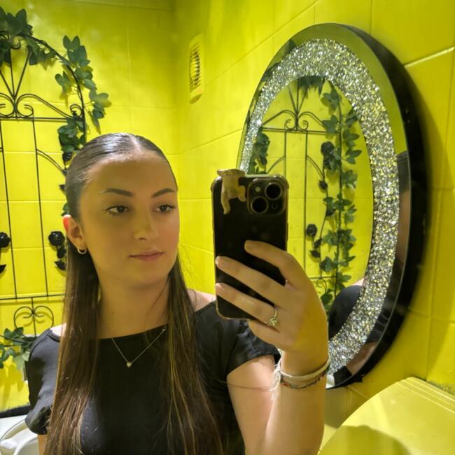 Babysitter in Chouzy-sur-Cisse: Anais