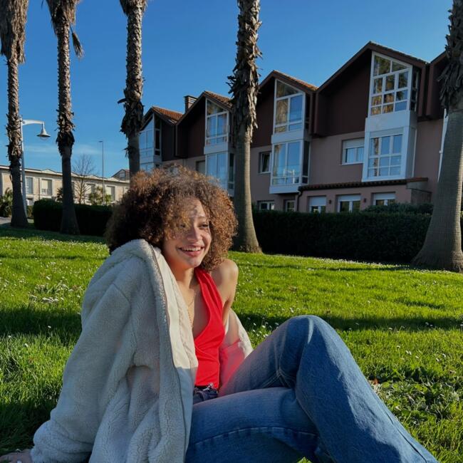 Babysitter in Gijón: Yasmin