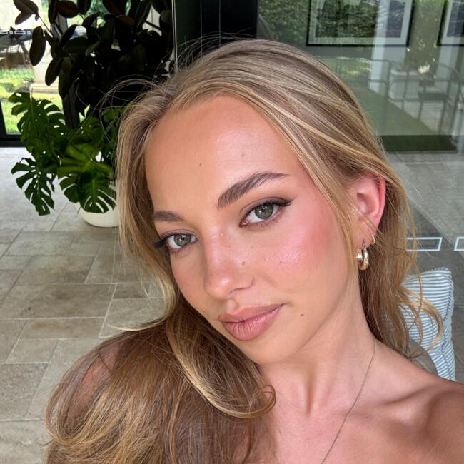 Babysitter in Melbourne: Chloe