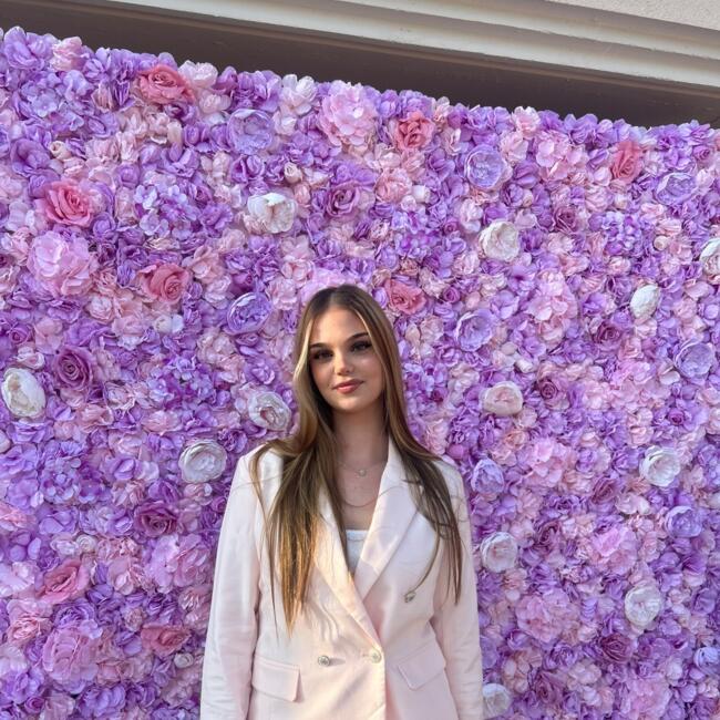 Babysitter in Lesce: Tinkara