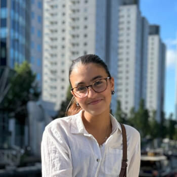 Babysitter in Forest: Ranya