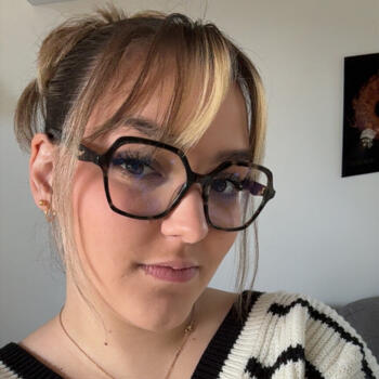 Babysitter in Jayat: Lilly