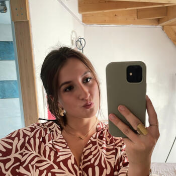 Babysitter in Bayonne: Laura