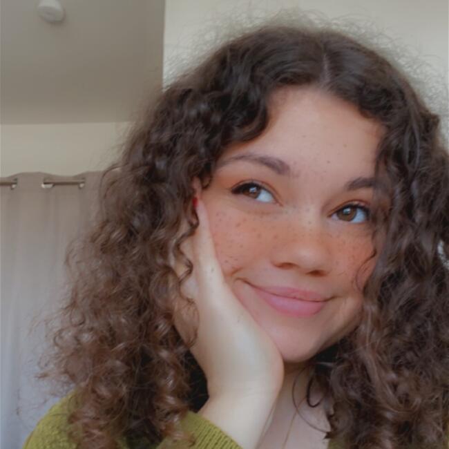 Babysitter in Chambray-lès-Tours: Léa