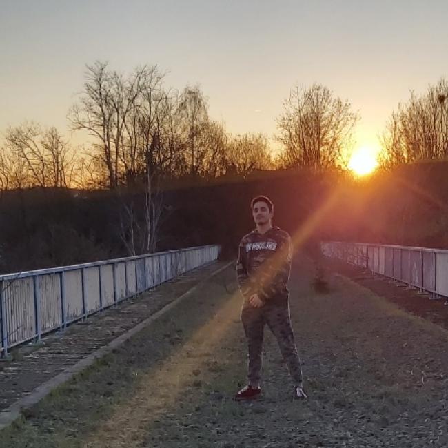 Niñera en Charleroi: Idriss