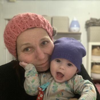 Babysitter in Logan City: Fiona