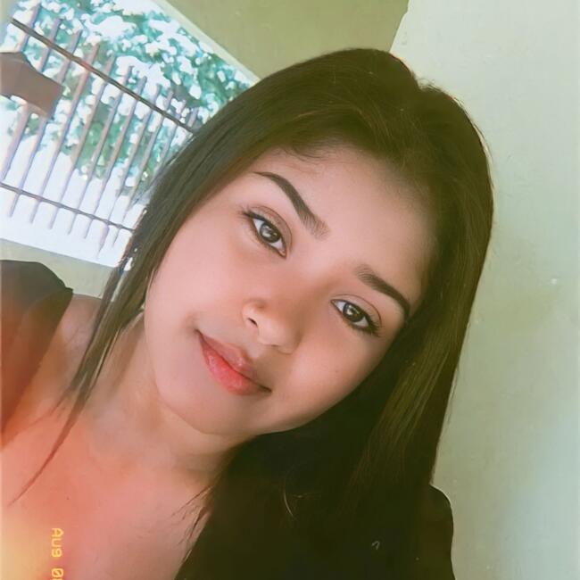 Babá em Cuiabá: Larissa