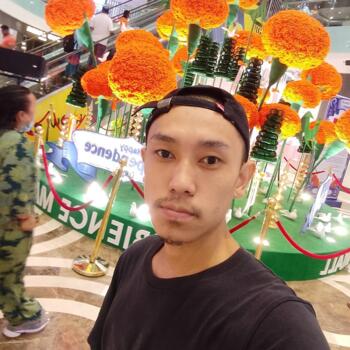 Babysitter in Gurugram: Shingkhiulungbou