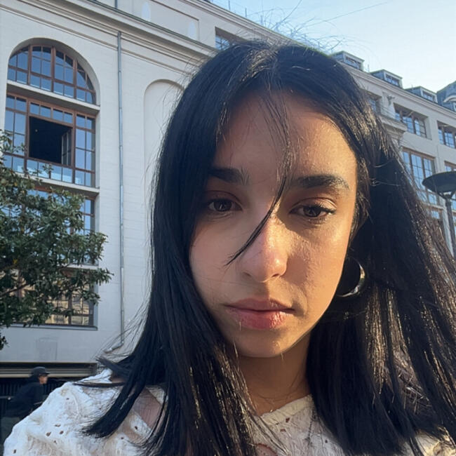 Babysitter in Paris: Nour El Houda