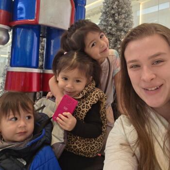 Babysitting job in Minneapolis: babysitting job Ariana