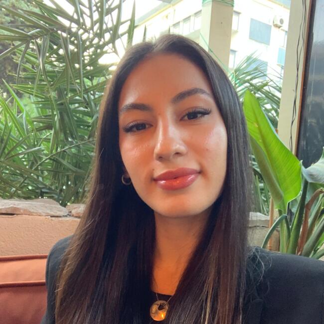 Babysitter στην περιοχή Kerýneia: Deniz