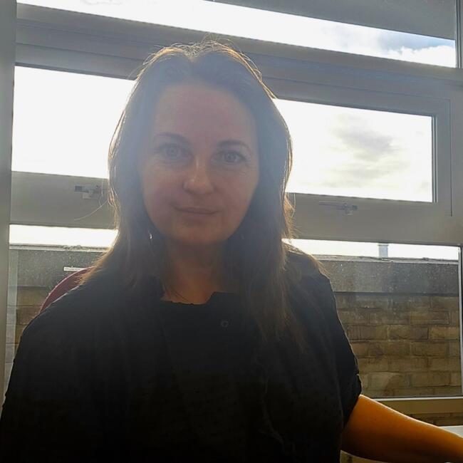 Babysitter in Barnet: Laura topan