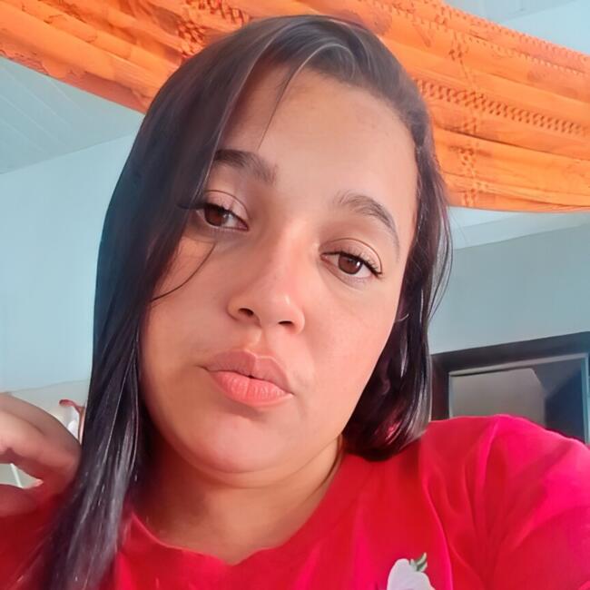 Emprego de babá em Pindoretama: Luana