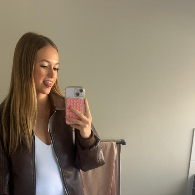 Babysitter in Brisbane: Leah
