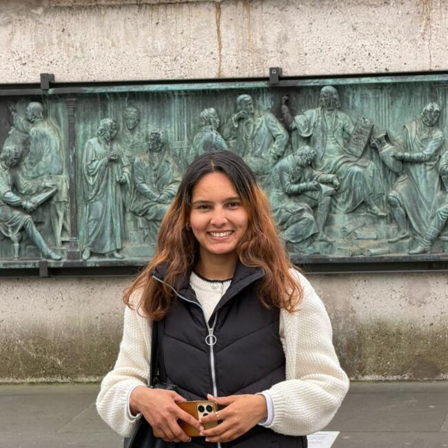 Babysitter in Bergisch Gladbach: Manisha