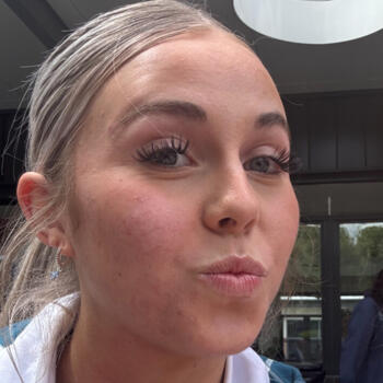 Babysitter Canberra: Chloe