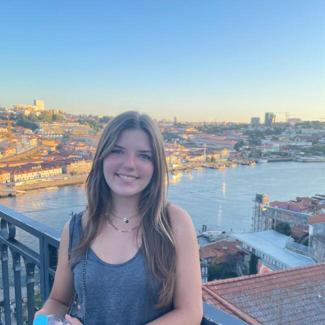 Babysitter in Bordeaux: Esther