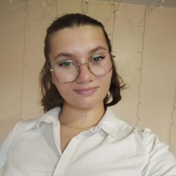 Babysitter in Plouër-sur-Rance: Lola