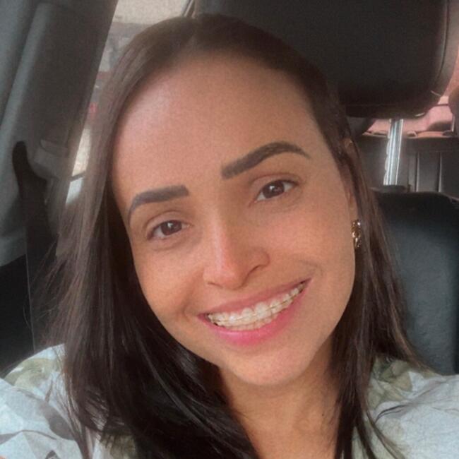Babysitter in Brasília: Camilla