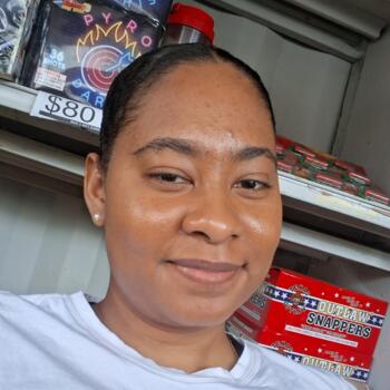 Babysitter in Humble: Arianny