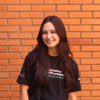 Babá em Ouro Branco: Livia