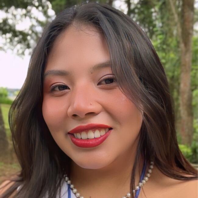 Babysitter in Villa Canales: Angela