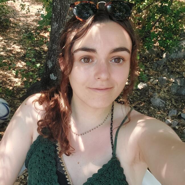 Babysitter in La Rochelle: Agathe