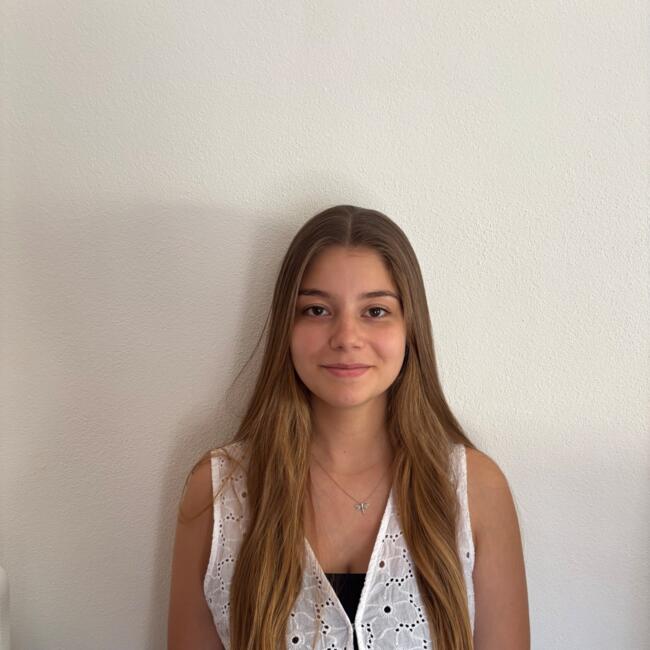 Babysitter em Famões: Lara