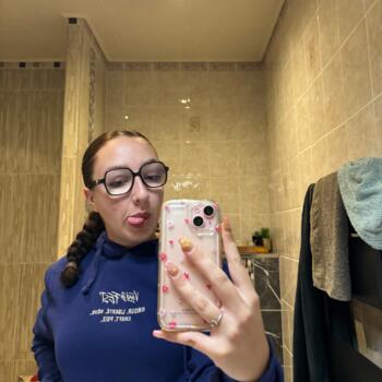 Babysitter Le Lion-dAngers: Nawell